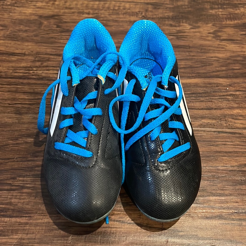 Soccer cleats